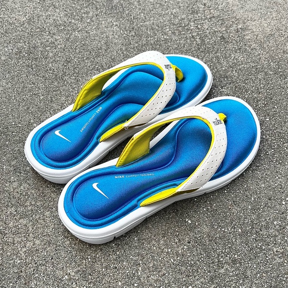 WMNS NIKE COMFORT THONG WHITE GOLDEN NEON BLUES FOOTBEDS FOOT BED FOOTBED NWB - Picture 6 of 8